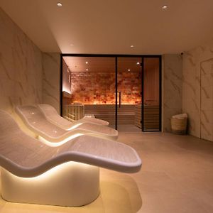 Club Kamer met een King Size Bed